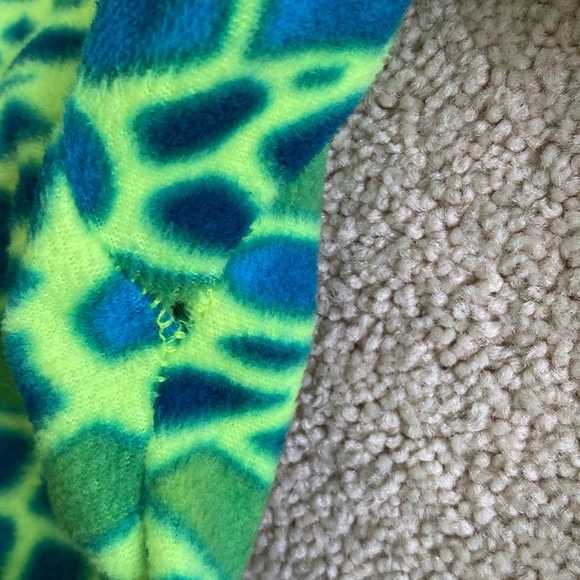 Cat & Jack Lizard / Dinosaur Onesie Pajamas - Picture 4 of 7